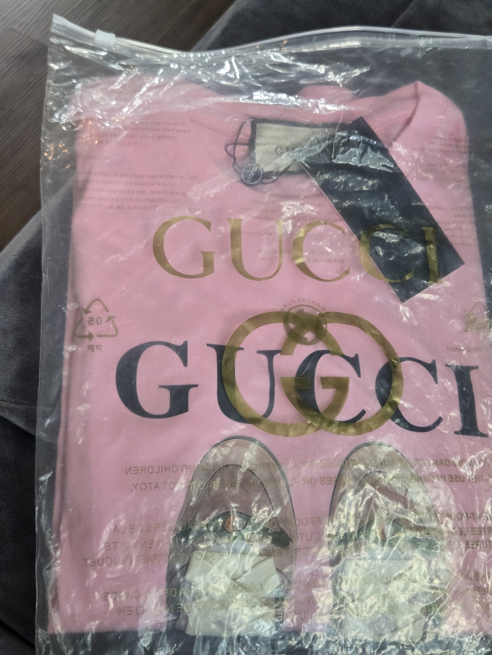 GUCCI Pink Graphic Sneaker Print Tee - Picture 14 of 16